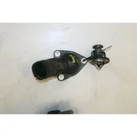 Mazda CX-7 Boîtier de thermostat / thermostat KL0115171A