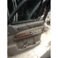 Nissan Patrol Y61 Drzwi przednie 