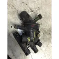 Renault Clio II Boîtier de thermostat / thermostat 