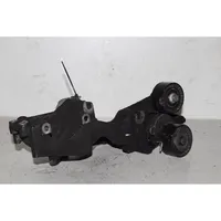 Renault Trafic II (X83) Mocowanie alternatora 