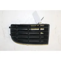 Volkswagen Golf V Grille de calandre avant 