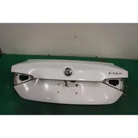 Alfa Romeo Giulia Takaluukun/tavaratilan kansi 