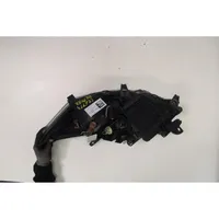 Toyota Auris 150 Lampa przednia 81110-02470