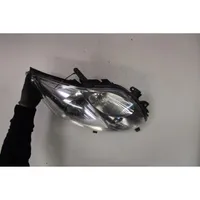 Toyota Auris 150 Lampa przednia 81110-02470