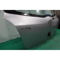 Toyota Yaris Takaluukun/tavaratilan kansi 