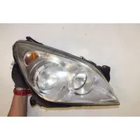 Opel Astra H Lampa przednia 