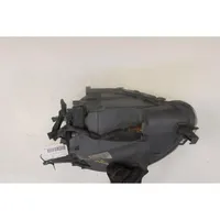 Toyota Yaris Lampa przednia 89009201