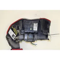 Ford Courier Lampa tylna ET7613404AB