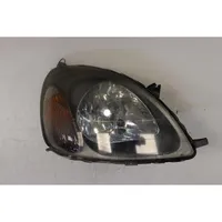 Toyota Yaris Lampa przednia 