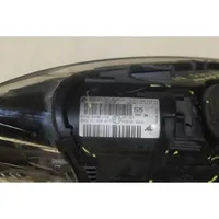 Renault Megane III Передняя фара 260103761R