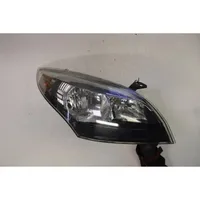 Renault Megane III Lampa przednia 