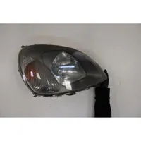 Toyota Yaris Lampa przednia 