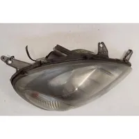 Toyota Yaris Lampa przednia 