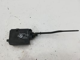 BMW X3 E83 Serratura del tappo del serbatoio del carburante 6927493