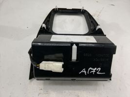 Toyota Avensis T250 Aschenbecher vorne NOCODE