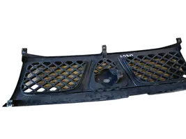 Nissan Terrano Maskownica / Grill / Atrapa górna chłodnicy 623107F