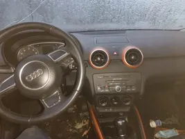 Audi A1 Panelė 