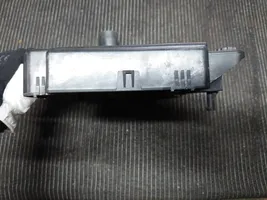 Volkswagen Polo V 6R Boîte de batterie 6C0915321D