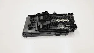 Ford Mondeo MK V Vassoio scatola della batteria DG93-10723-AE