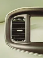 Dodge Charger Kojelaudan keskiverhoilu 64258M
