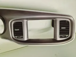 Dodge Charger Kojelaudan keskiverhoilu 64258M