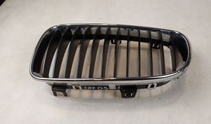 BMW 1 E81 E87 Maskownica / Grill / Atrapa górna chłodnicy 7179656