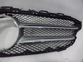 Mercedes-Benz C AMG W205 Grille calandre supérieure de pare-chocs avant 