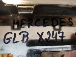 Mercedes-Benz GLB x247 Staffa di rinforzo montaggio del paraurti posteriore A2478855801