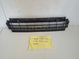 Volkswagen Golf VIII Grille inférieure de pare-chocs avant 5H0853677G