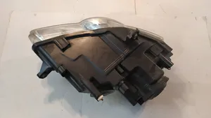 Volkswagen PASSAT B6 Lampa przednia 00000002