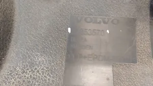 Volvo V70 Etupuskurin reuna 1353570