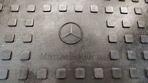 Mercedes-Benz C AMG W204 Tappetino di rivestimento del bagagliaio/baule di gomma A2048140041