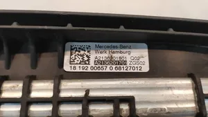 Mercedes-Benz E W213 Ylempi jäähdyttimen ylätuen suojapaneeli A2136201701