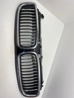 BMW 7 E65 E66 Grille calandre supérieure de pare-chocs avant 7037727