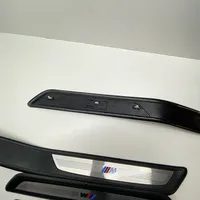 BMW 7 F01 F02 F03 F04 Altro elemento di rivestimento sottoporta/montante 22339910