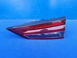 Nissan Qashqai J12 Lampy tylnej klapy bagażnika 2268D02F