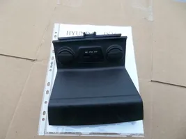Hyundai ix35 AUX-pistokeliitin 