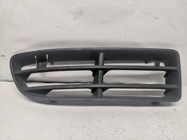 Volkswagen Bora Etupuskurin alempi jäähdytinsäleikkö 1J5853666B