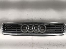 Audi A4 S4 B5 8D Maskownica / Grill / Atrapa górna chłodnicy 