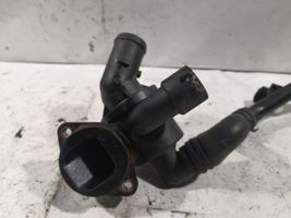 Volkswagen Jetta VI Termostato/alloggiamento del termostato 03L121111S