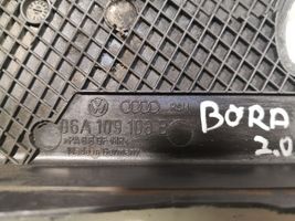 Volkswagen Bora Cache carter courroie de distribution 06A109108B