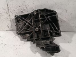 Volkswagen PASSAT B5.5 Staffa di montaggio del compressore dell’A/C 038260885C