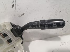 Subaru Impreza II Leva/interruttore dell’indicatore di direzione e tergicristallo 83111FE440