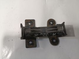 Audi 100 200 5000 C3 Staffa di rinforzo montaggio del paraurti anteriore 811807253