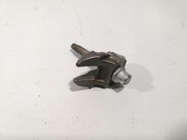 Ford C-MAX II Fuel Injector clamp holder 