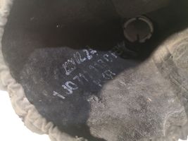 Volkswagen Bora Drążek / Pokrętło zmiany biegów 1J0711113