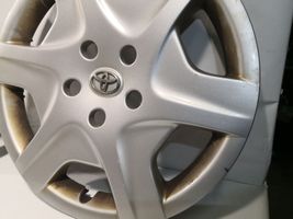 Toyota Corolla Verso AR10 R15-pölykapseli 426020F040