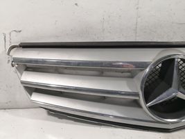 Mercedes-Benz C W204 Maskownica / Grill / Atrapa górna chłodnicy 2048800023