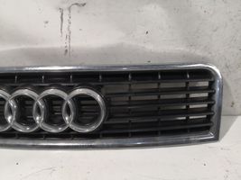 Audi A4 S4 B6 8E 8H Grotelės priekinės 8E0853651B