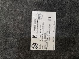 Volkswagen PASSAT B7 Tavaratilan/takakontin alempi sivuverhoilu 3AF867427